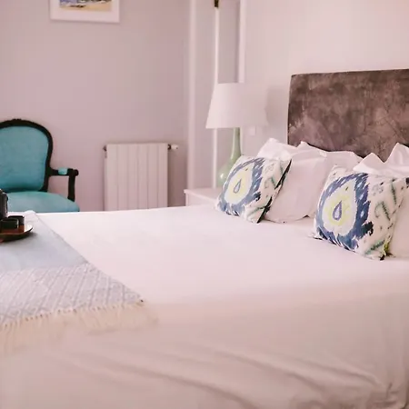 Louro בית הארחה 4*