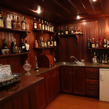 Louro בית הארחה 4*