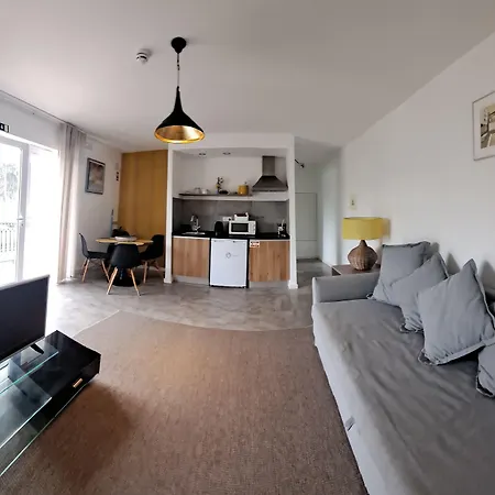 Louro בית הארחה